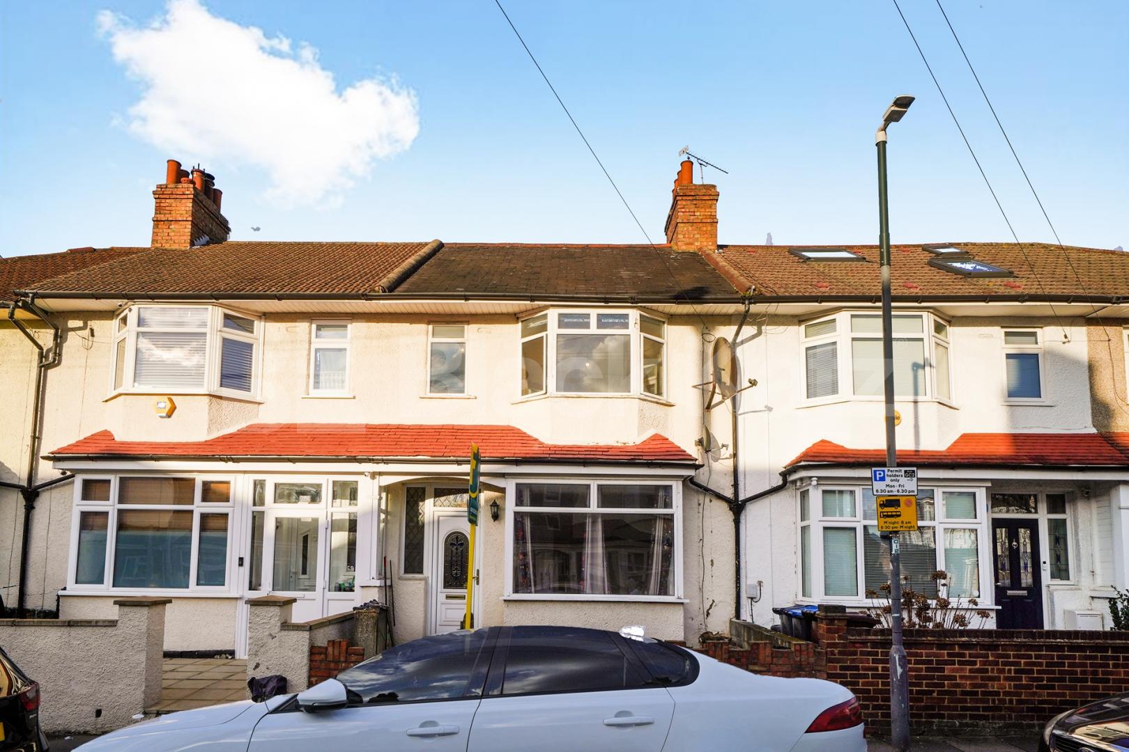 Refurbished throughout, flooded with natural light & beautiful mature garden  St. Barnabas Road, Tooting